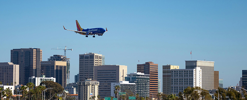 southwest plane landing at san diego